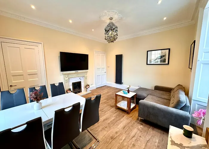 Georgian Luxury Apartment - Superfast Wifi - Parking Available