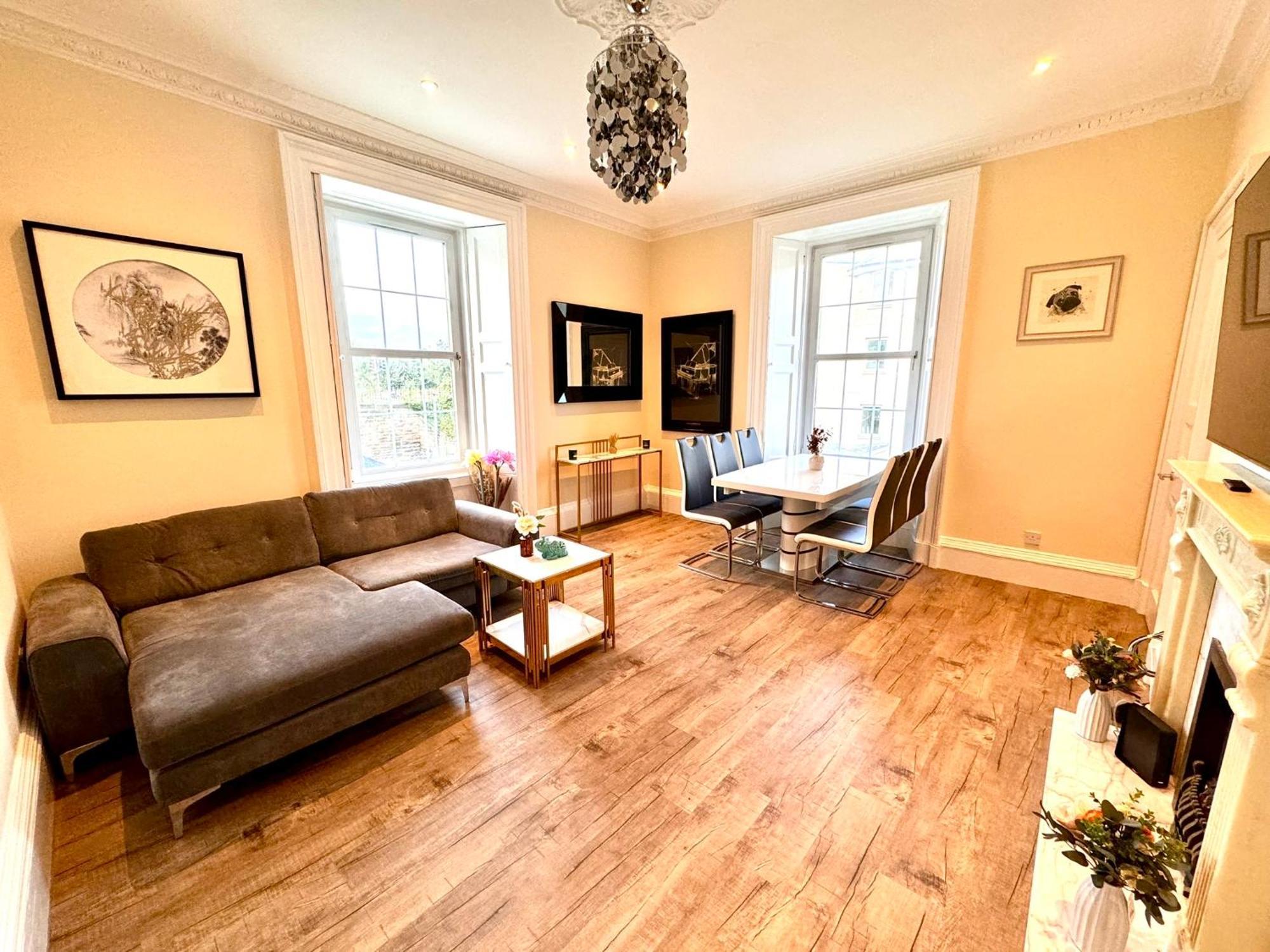 Georgian Luxury Apartment - Superfast Wifi - Parking Available * EDI
